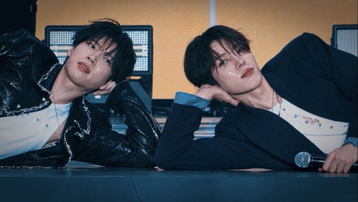 IfntHlin's tweet photo. 260920 💕🤣
남우현 : 잘해봐~
이성열 : 快一點～(빨리~)
릴레이 미션 자기까지 안 올 거 같아서 누워 버림ㅋㅋㅋㅋㅋㅋㅋㅋ

#인피니트 #INFINITE #남우현 #이성열 https://t.co/QvcVf7JYmJ