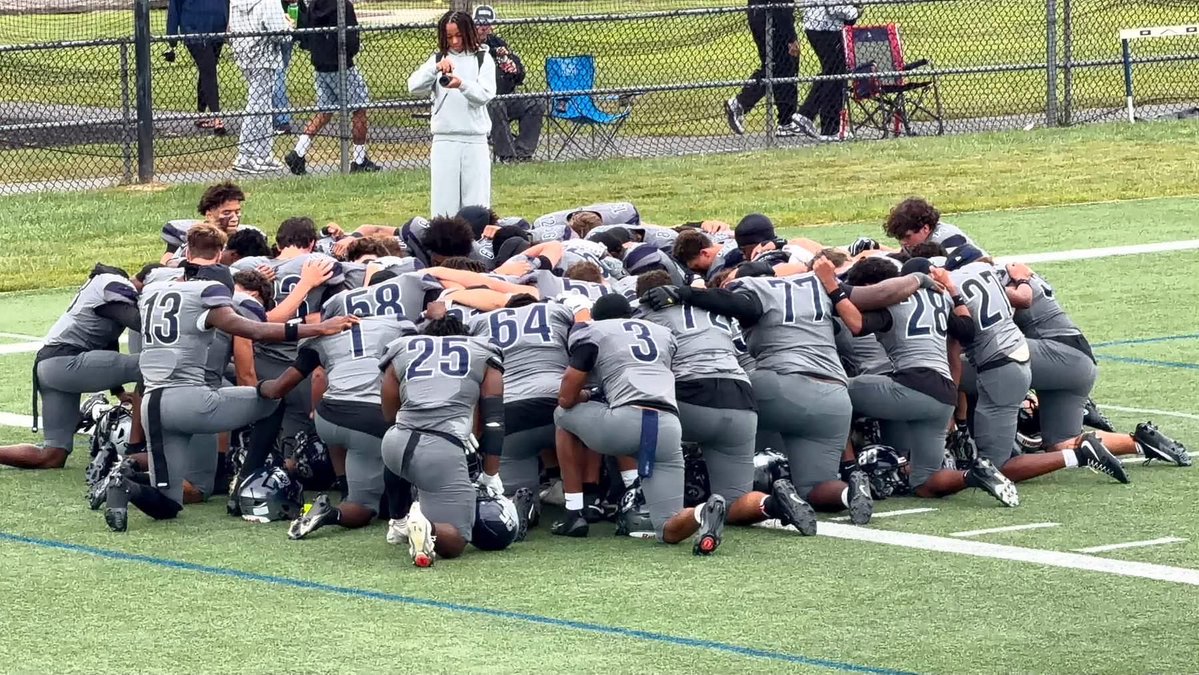 Jacob_Rebman's tweet photo. Proverbs 27:17, "As iron sharpens iron, so one person sharpens another" ￼￼

@chillbelton @mylesonetwo @CoachLT33 @fife_fpfife @kooldademon @BigPlayEv @CoachMauriello @TylerColuccio @Coach_KQuinn @HermitsFootball https://t.co/CNBeadtRv2