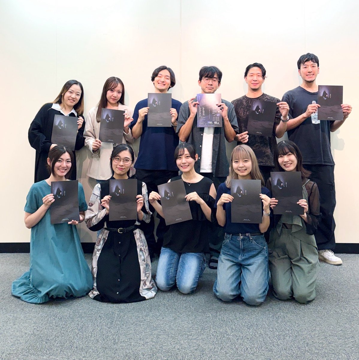 arumikk's tweet photo. 【稽古日記】
Prelude『AM2:54』稽古でした！
演出の西村さんの言葉で稽古を重ねるごとにシーンがリアリティとテンポ感を帯びて面白くなっていくのを実感。
喰らいついて、的確に応えていきたい…！
ずっとやりたかった会話劇、良いものお見せします💪🔥

🎫ご予約
→ https://t.co/MArxx5IWAF

#AM254 https://t.co/E1okMHrEOz
