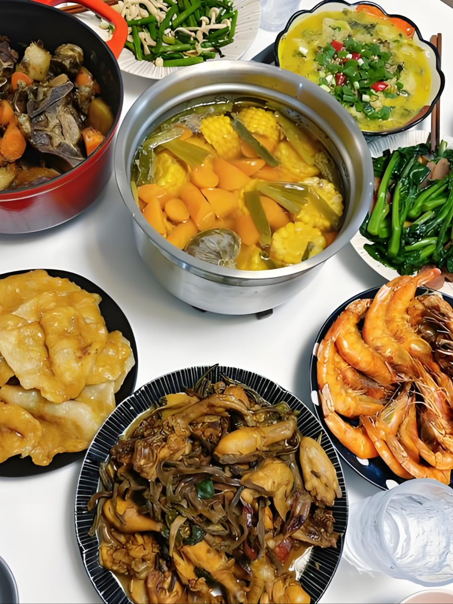 RaelynnElykm's tweet photo. Esta noche, risas caseras y el olor de la comida que hicimos juntos —el mejor regalo, siempre.， https://t.co/bT8BrZjhmB
