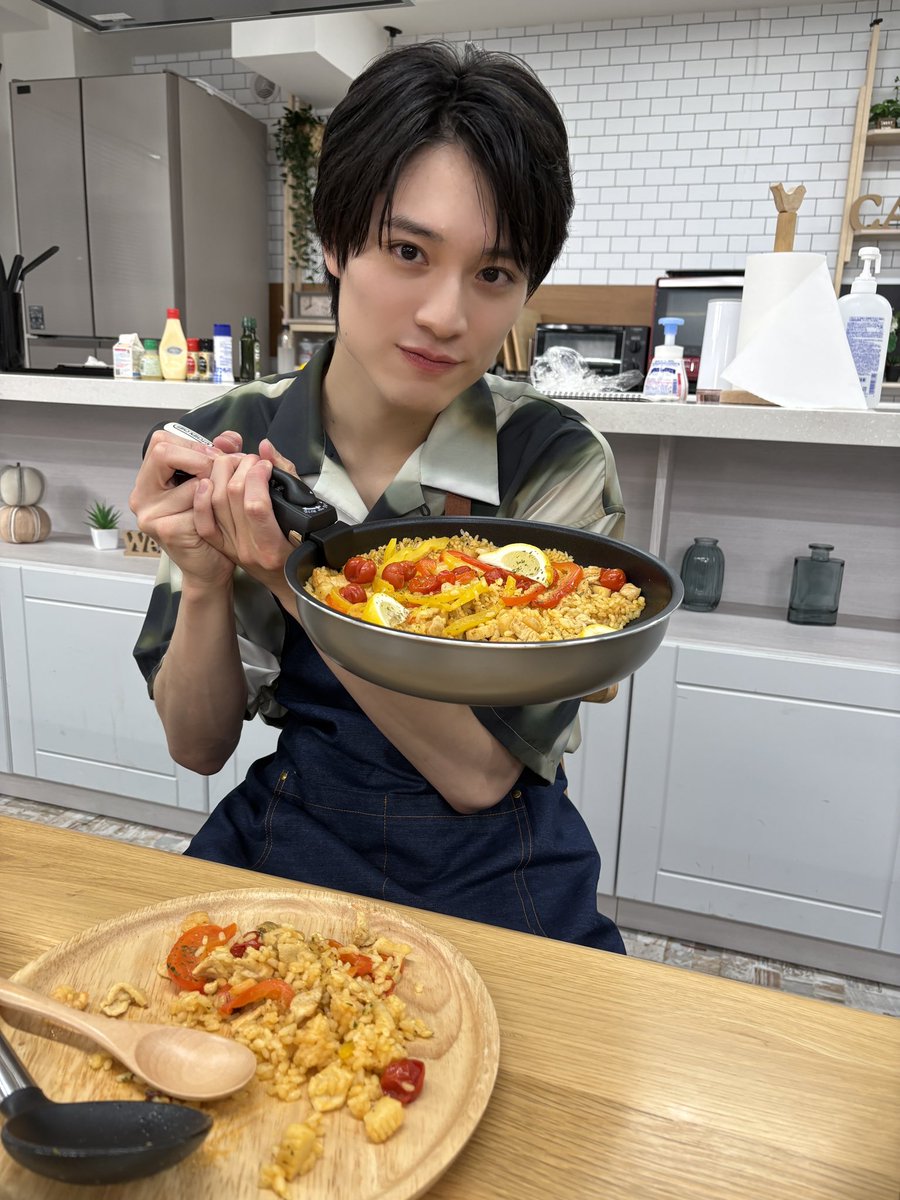 kenshin_0708_k's tweet photo. 生配信ありがとうございました🥘

上手に入れて上手にできました！

#上村謙信
#パエリア 
#ありがとうございました https://t.co/Whc8G0H356