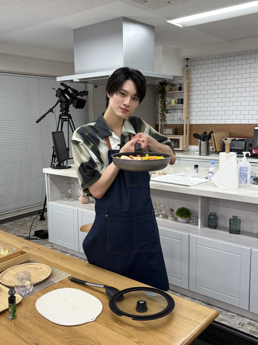 kenshin_0708_k's tweet photo. 生配信ありがとうございました🥘

上手に入れて上手にできました！

#上村謙信
#パエリア 
#ありがとうございました https://t.co/Whc8G0H356