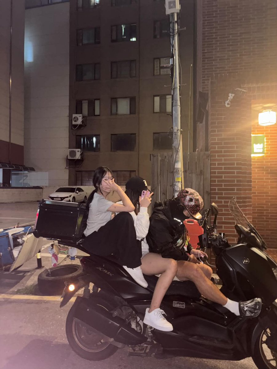 eypyeye's tweet photo. 냄비 다됐노 https://t.co/nzf2hDdPb1
