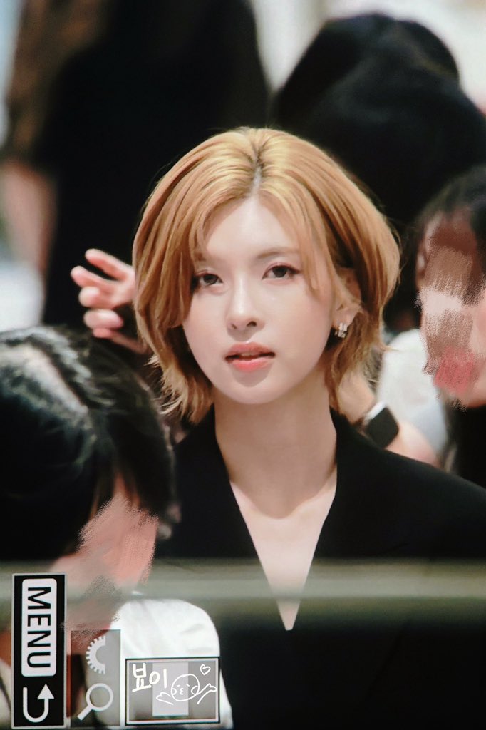 llon52's tweet photo. 진솔왕자님… 위험하다정말 https://t.co/BLmr94swaO