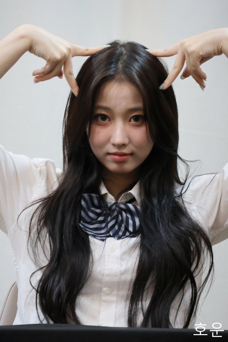 haoyunhong0429's tweet photo. 260920 #USPEER Everline fansign #Daon 

貓貓Daon  🐱

#유스피어 #다온 https://t.co/dE8oKn7sRh