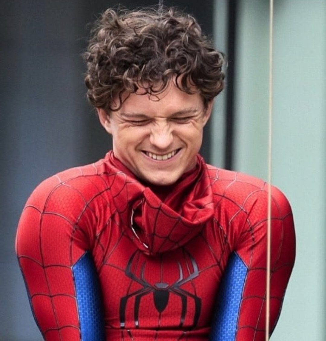justlikesivy's tweet photo. let me join this lil trend too!! i loooove my spidey boy 🩷 #spideyuji #spiderman https://t.co/CdDpJuLr95