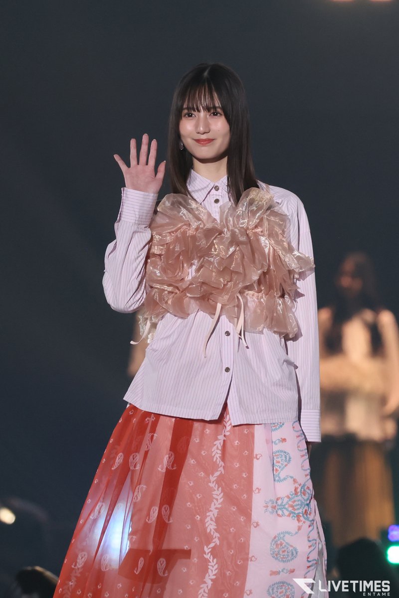 LIVETIMES_ENTA's tweet photo. 【IRC 2026 A/W】小坂菜緒

透明感あふれるビジュアルと
笑顔×アンニュイな表情のギャップで魅了🤍

ライブでは最新曲も披露💫

🔻記事・画像はこちら
https://t.co/vr2ZC4CKpv

#IRC_TGC  #IRC #小坂菜緒 #日向坂46 https://t.co/eqy9iDpfzh