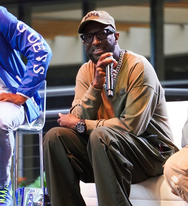 RickeyChatting's tweet photo. Good morning fans 
Blessed week ahead ❤️🤩🥰

#RickeySmileyMorningShow #RickeySmiley  #RSMS https://t.co/xpGxEEzZ9u