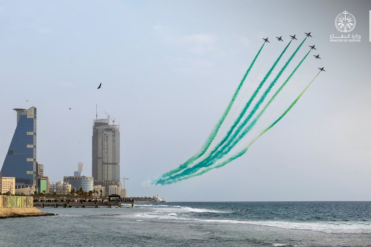 modgovksa's tweet photo. القوات الجوية تستعرض في سماء جدة بتشكيلات وعروض جوية احتفاءً بـ #اليوم_الوطني_السعودي. https://t.co/XngnTRUj6k