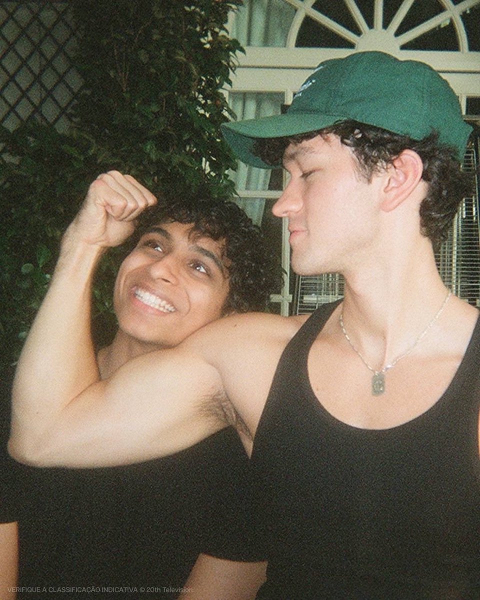 bigbrojavon's tweet photo. Ary&amp;n is right where he wants to be, 4 inches from Ch&amp;rlie’s sweaty pits https://t.co/40W8TdsrLh