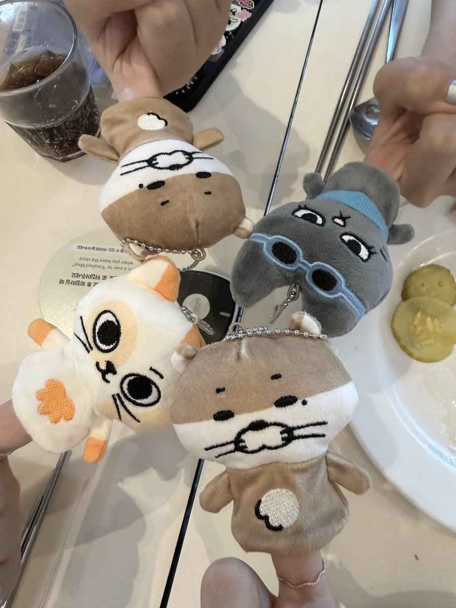 dodech7's tweet photo. 너무좋은하루😭
도트 키링 만들기 너무 재밋다 또하자 https://t.co/wb9NKT6oWd