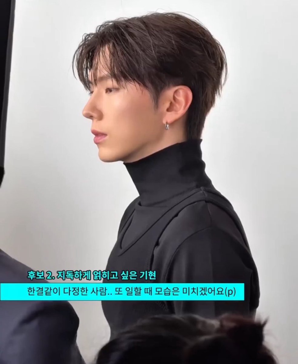 elbokn's tweet photo. 상어랑 뱀
목덜미에 지들 이빨 자국 남겨놓고 희미해질때쯤 맨날 새겼으면 https://t.co/T2iyFFuGml