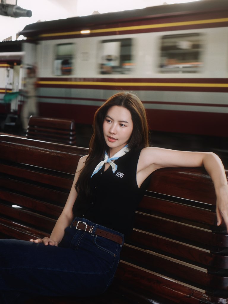 NamneungMilinTH's tweet photo. [FB&amp;IG Post]

รถไฟไทย ไทยช่วยไทย ใครช่วยเรา โอ้ย ตกใจหมดมากอดเค้าเลย 🙂‍↔️🤘🏻🚂

#NamneungMilinD https://t.co/xeCbLgRqJb
