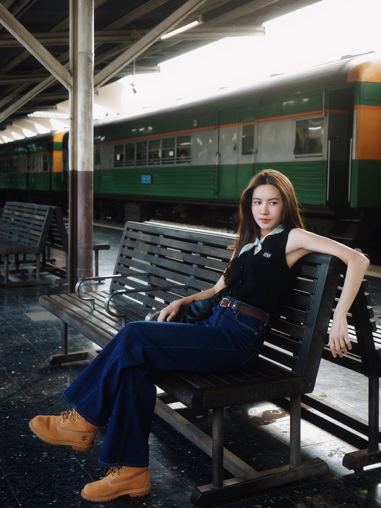 NamneungMilinTH's tweet photo. [FB&amp;IG Post]

รถไฟไทย ไทยช่วยไทย ใครช่วยเรา โอ้ย ตกใจหมดมากอดเค้าเลย 🙂‍↔️🤘🏻🚂

#NamneungMilinD https://t.co/xeCbLgRqJb