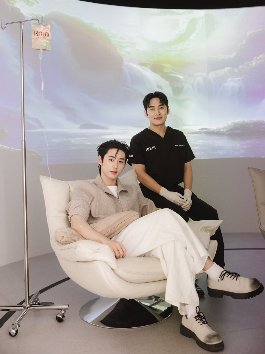 jwillestt's tweet photo. EST INSTAGRAM UPDATE AT KALM CLINIC 😳💙 HIM WITH THE DOCTORS AND SERVING VISUALS THAT DAY…

his secret work the other day… 🤭✨

#KalmClinicxEST #est_rvp https://t.co/i2ZK0eJ33w