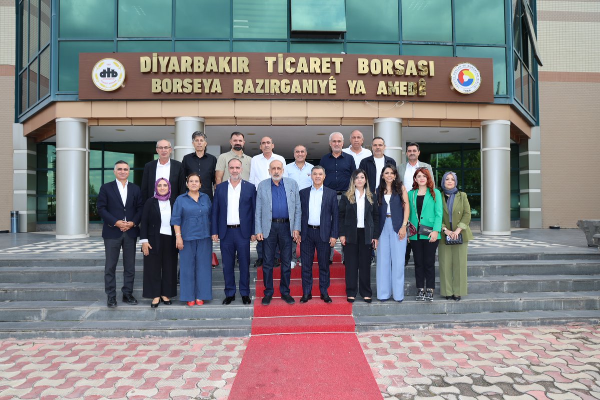 DiyarbakirTB's tweet photo. Diyarbakır Ticaret ve Sanayi Odası Yönetim Kurulu Başkanı Mehmet Kaya ve beraberindeki Oda heyeti, Borsamızı ziyaret ederek Borsamız Yönetim Kurulu Başkanı ve TOBB Yönetim Kurulu Üyesi Engin Yeşil, Meclis Başkanımız Ahmet Ay, Meclis-Yönetim Kurulumuz ve TOBB Diyarbakır Kadın Girişimciler Kurulu Başkanı Cevher Defne Eyyubi ile bir araya geldi.

Nazik ziyaretleri için DTSO Başkanı Sayın Mehmet Kaya ve Oda heyetine teşekkür ediyoruz.