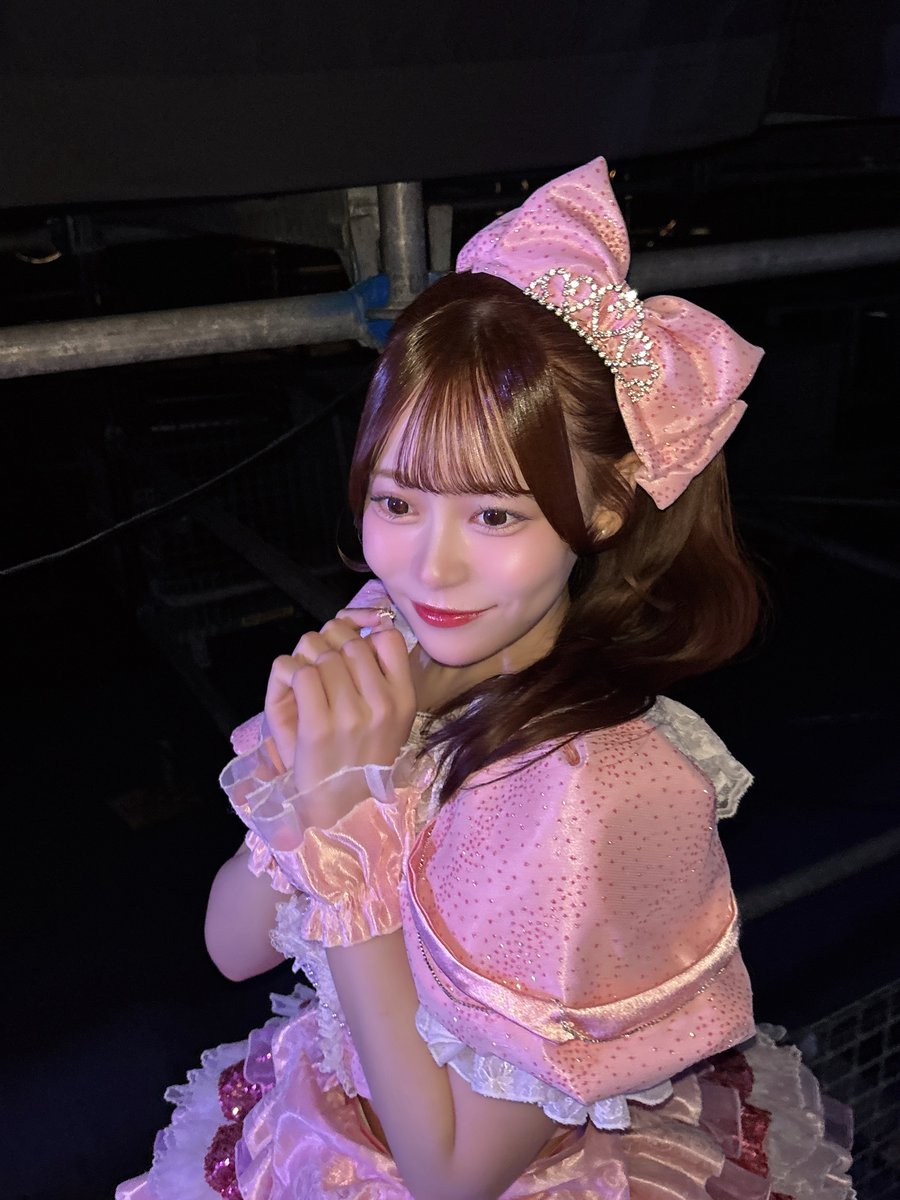 natsumi_ly0212's tweet photo. ちょっと長いんだけど、、、
読んでくれたら嬉しいです🥹

11/20(金)のlog you 1周年ライブまであと…

-  ̗̀  2ヶ月〜〜〜❣️  ̖́-

先日の単独公演は、メンバーみんなでたくさん試行錯誤しながら作り上げたライブだったので、たくさんの嬉しい感想をいただけて本当に嬉しかったです🥹

初めてlog youを見に来てくださった方にも、ろぐゆーの魅力が少しでも伝わっていたらいいなぁの気持ち💭

1周年ライブ、確実に言えるのは、
1stワンマンや先日の単独公演よりも、もっともっと盛りだくさんで、楽しくて、素敵な1日になるということ！！！

少しでもどこかのタイミングで「log you気になるな」って思ってくれていたら、みんなの大切な1日を、log youにくれませんか？💭

デビューしてからの成長を見せるのはもちろん、ここまで応援してくれたみんなへの感謝の気持ちを、ちゃんと伝えられるライブにしたいです！！！お約束します！！！

そして、log youの1周年を一緒に迎えてほしいです。

11/20(金)、Zepp Shinjukuにて待っています⟡꙳
絶対に忘れられない1日にしようね⸝⸝⸝♡

🎟 https://t.co/EMrZ8N6ar0
