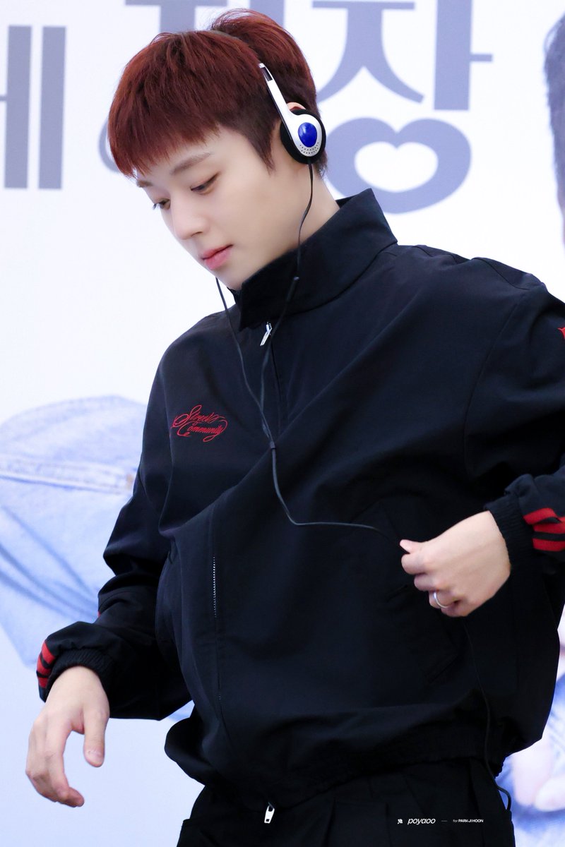 poyaoo's tweet photo. 260919 기영이숯불치킨 #박지훈 #parkjihoon https://t.co/Lnxty53KLU
