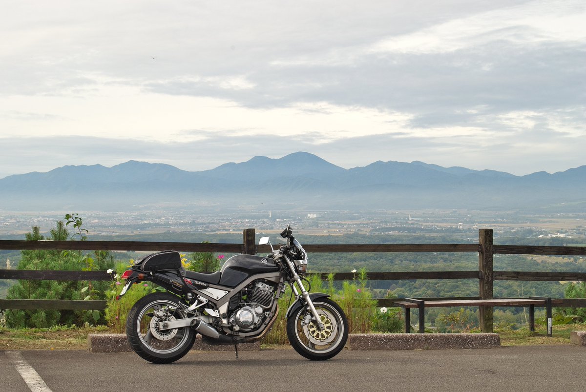 Ozzyshimo's tweet photo. 4年前の今日、今の職場への顔合わせのために北海道を訪れてました。バイクに乗りたいし旅に出たいし家にも戻りたいし設計の職務にも復帰したい。でも、そのどれも今すぐには叶いそうにないので地味～に仕事頑張ります。 https://t.co/MzKBjGIlKD