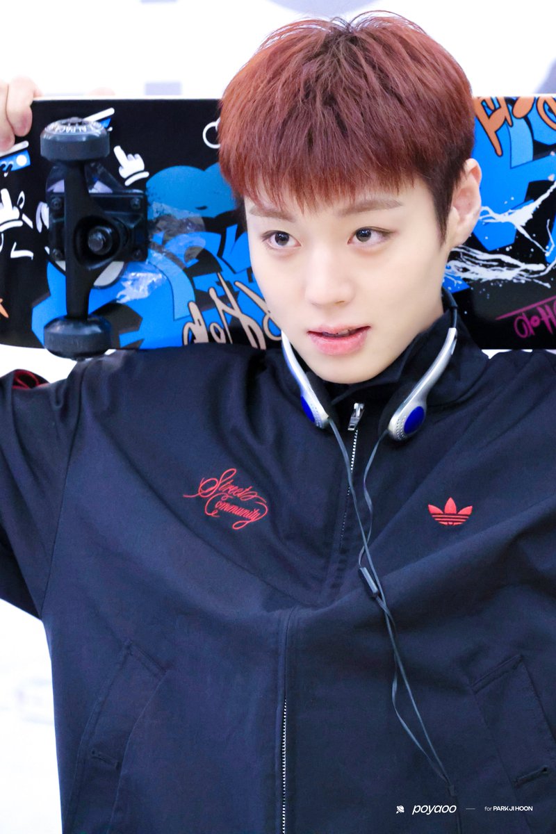poyaoo's tweet photo. 260919 기영이숯불치킨 #박지훈 #parkjihoon https://t.co/MUFOKUr2pE