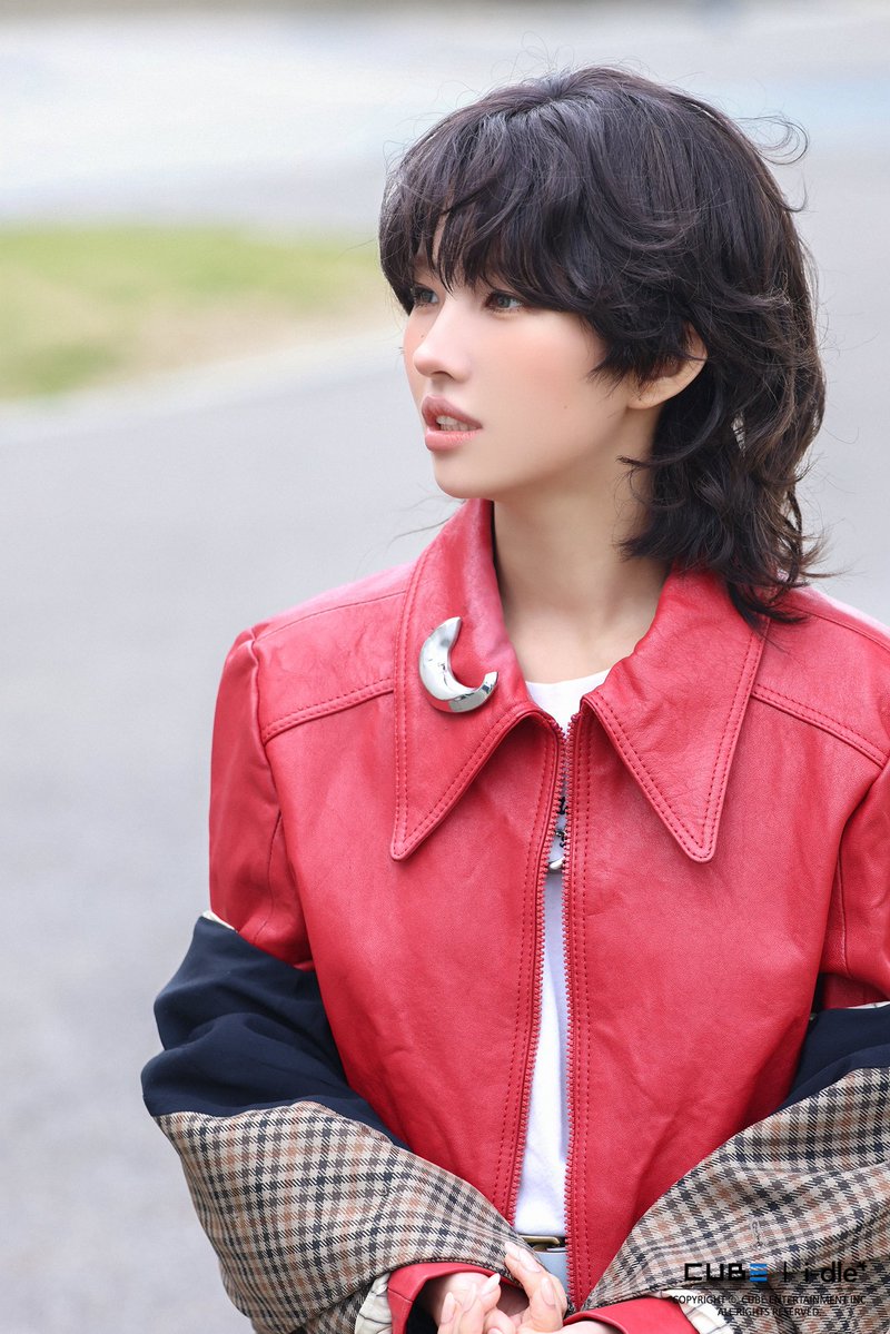 aideulverse's tweet photo. Soyeon in new images 😵‍💫 https://t.co/O5bzz122qT