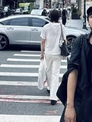 baepaifah's tweet photo. พึ่งเห็นว่าอันนี้คือน้องก้องจากรูปพี่ออส5555 เดินสับมากเดินพร้อมกับคุณจิ้งจอก ถือถุงช้อปปิ้งใหญ่มากก https://t.co/wI1RbETwEe