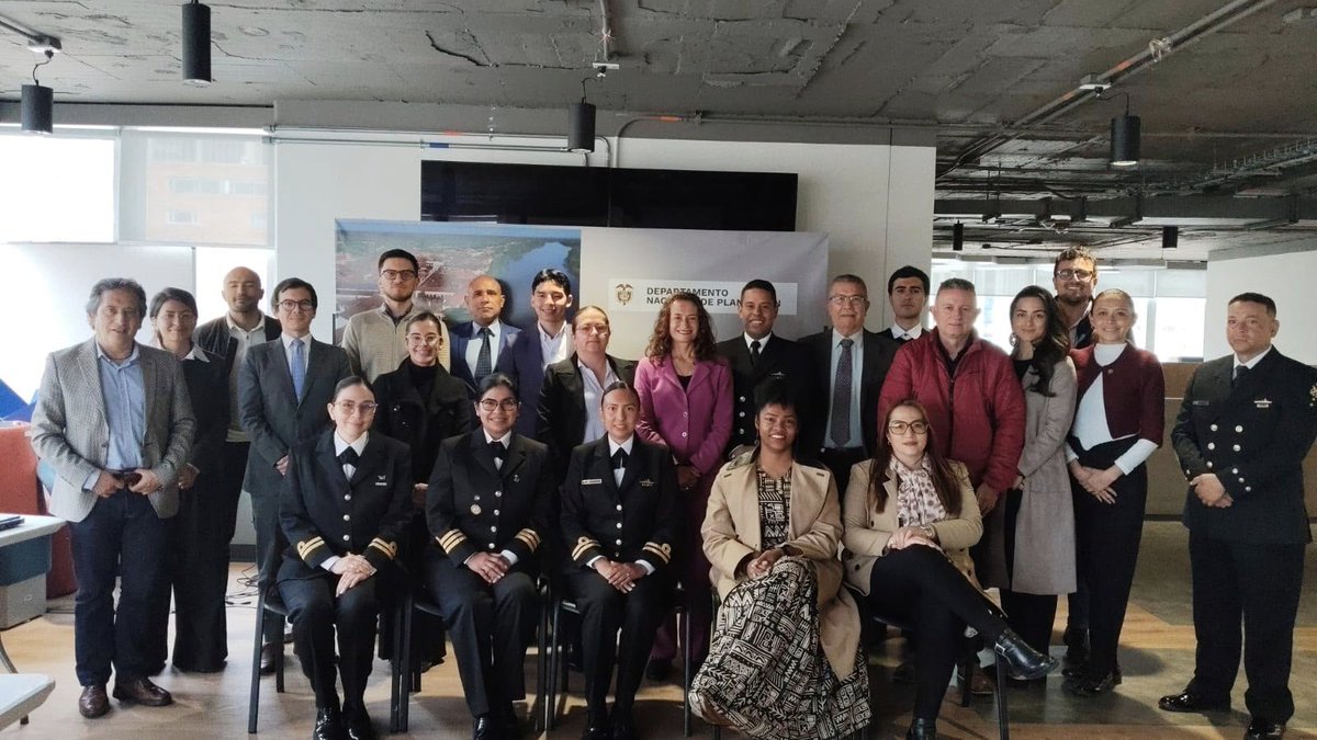 Dimarcolombia's tweet photo. 🌊🇨🇴 En la XIII Reunión del #CTNDCODS avanzamos en la construcción de una participación sólida de Colombia en la Conferencia del Decenio de las Ciencias Oceánicas 2027. Con la #CCO impulsamos alianzas para el conocimiento, la protección y el uso sostenible de los océanos. https://t.co/pFzDVv74lO