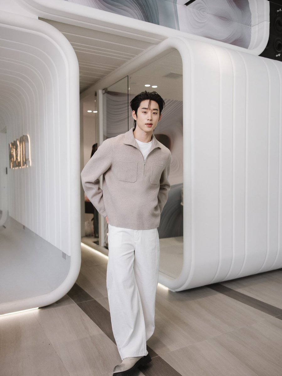 WEofficialTH's tweet photo. 210926 | Instagram Update

📸 est_rvp : Check in ค้าบพี่คาล์ม 💙 @kalmclinic

ใครอยากดูแลตัวเอง ไม่ว่าจะดริปวิตามินผิว ทำาหัตถการยกหน้าหรืองานผิว เอสแนะนำา Kalm Clinic แบบ
สาดไปเลยครับสมาชิก 🥳 พี่หมอน่ารักทู้กกกกคน

#KalmClinicxEST #KalmClinic 
#คาล์มยกหน้าXS #est_rvp 
#WEofficialTH