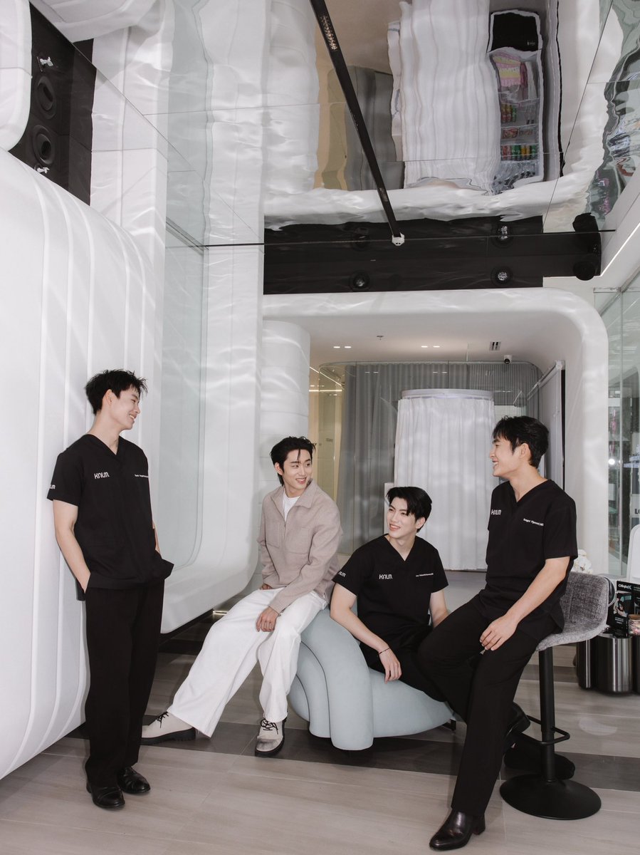 WEofficialTH's tweet photo. 210926 | Instagram Update

📸 est_rvp : Check in ค้าบพี่คาล์ม 💙 @kalmclinic

ใครอยากดูแลตัวเอง ไม่ว่าจะดริปวิตามินผิว ทำาหัตถการยกหน้าหรืองานผิว เอสแนะนำา Kalm Clinic แบบ
สาดไปเลยครับสมาชิก 🥳 พี่หมอน่ารักทู้กกกกคน

#KalmClinicxEST #KalmClinic 
#คาล์มยกหน้าXS #est_rvp 
#WEofficialTH