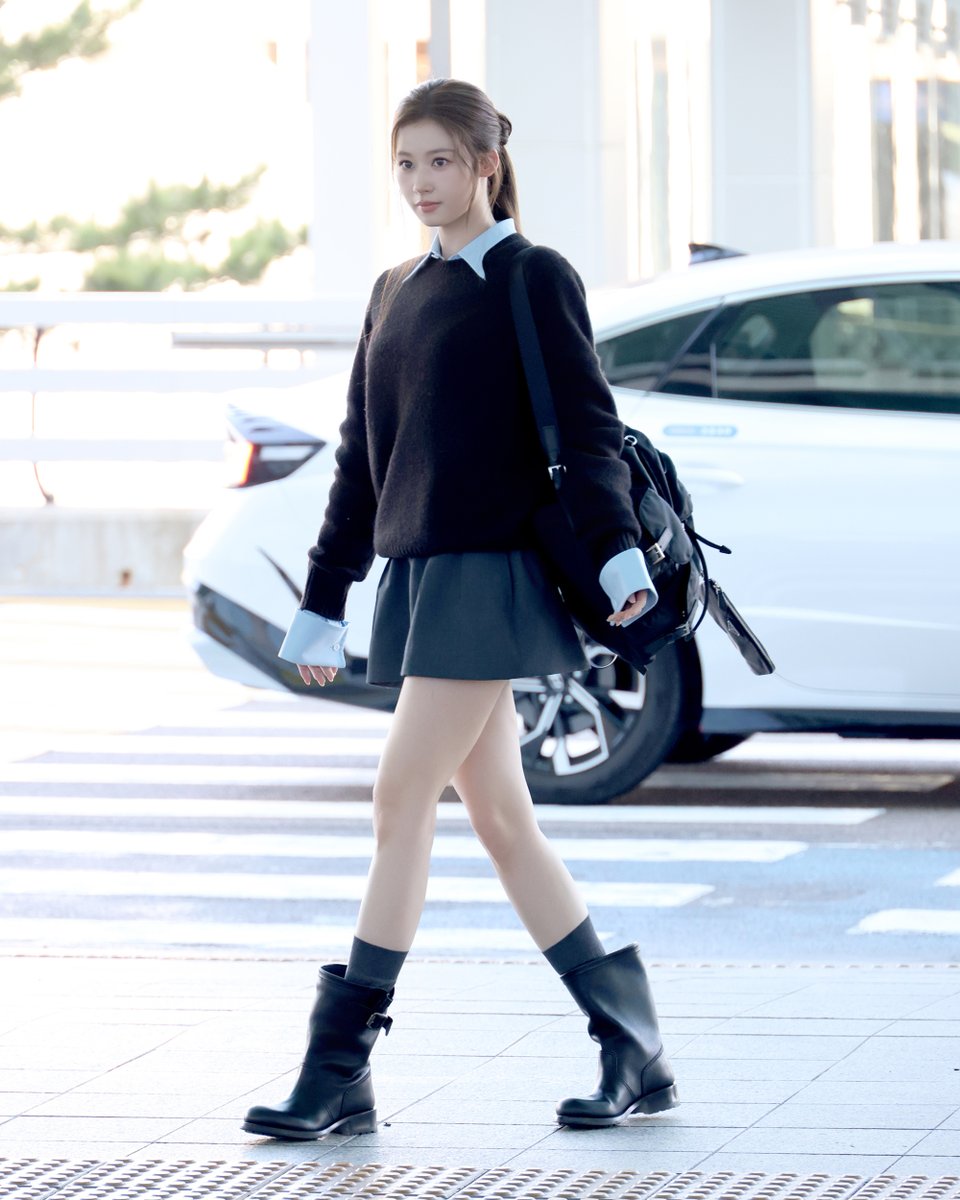 prada_japan's tweet photo. #プラダ アンバサダーのサナが、プラダ 2027年春夏ウィメンズファッションショーに出席するため、プラダのルックでミラノへ。

#PradaSS27 #PradaPeople #Prada #Sana https://t.co/xfSiHjf6B9