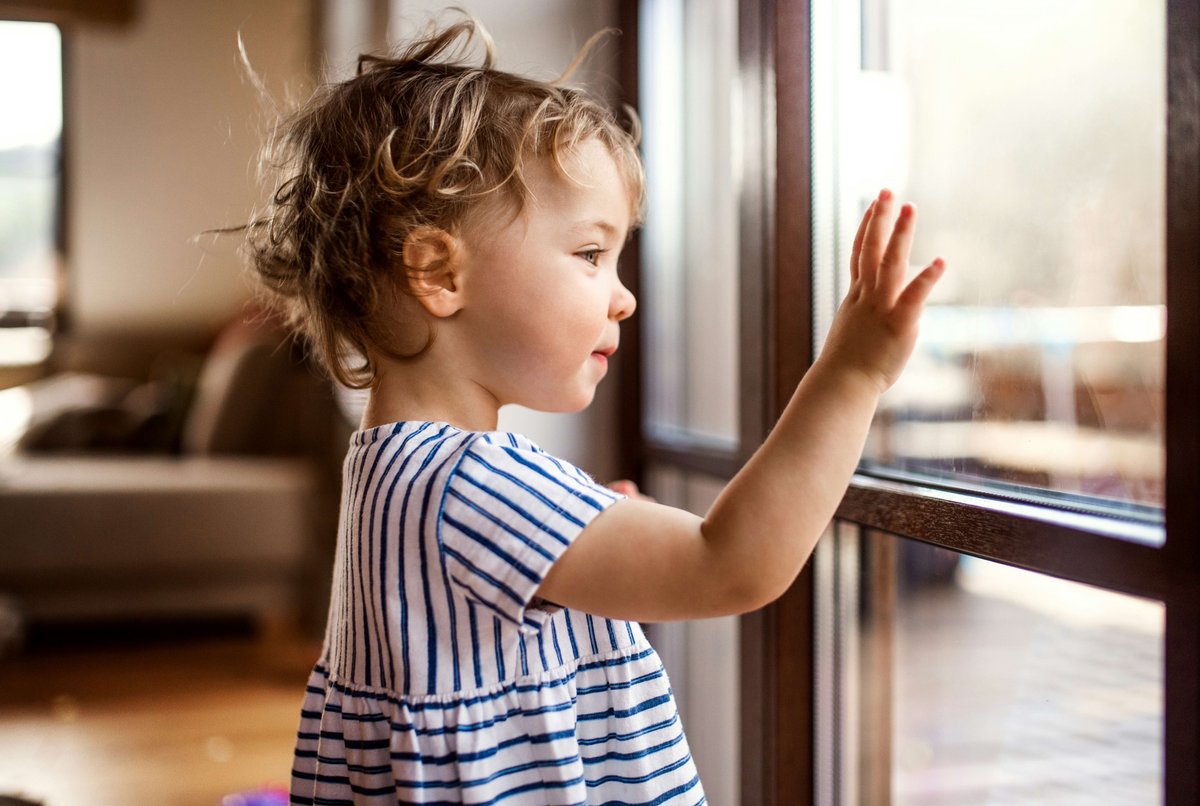 CoolVu_Houston's tweet photo. Kids and glass are a risky combination in an accident. 

Impact safety film holds glass together if it breaks, so a shattered window doesn't mean a room full of sharp fragments. 
Protect your kids: get a free ClearVu safety assessment today. https://t.co/dAOOfA1w6p https: https://t.co/isCvGEYvCg