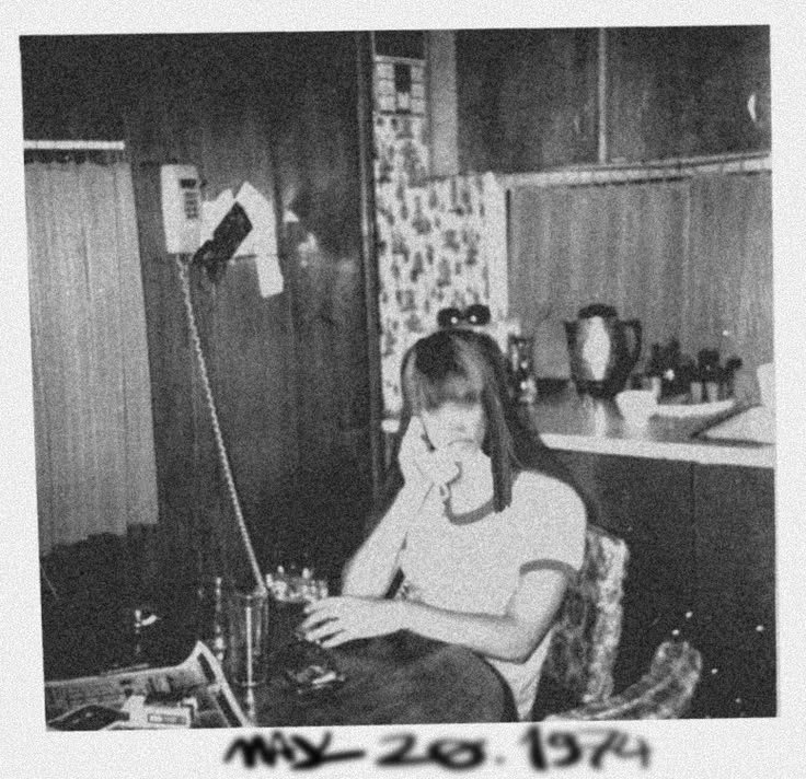 Magical1010101's tweet photo. Found this in a random box at a garage sale. I dunno, looks old 

#TheWaltenFiles #TWF #analoghorror #twffanart https://t.co/iAhkoUP85X
