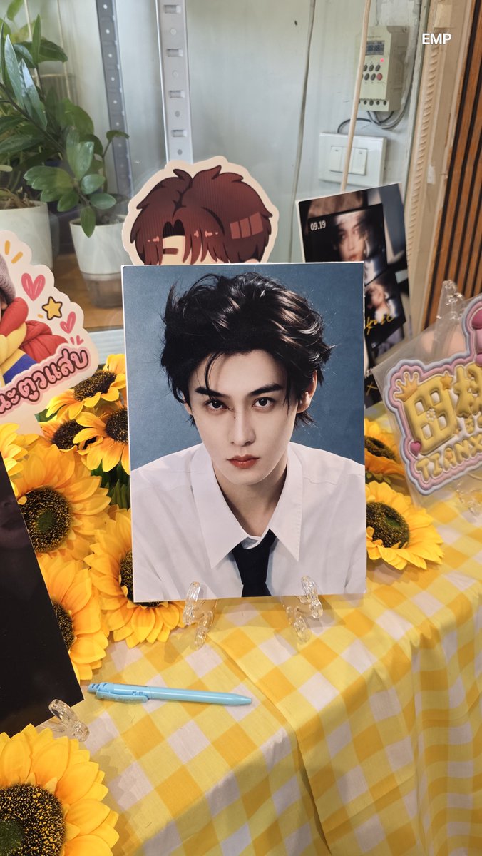 Emp100_50's tweet photo. ขอบคุณสำหรับการจัดคาเฟ่หล่อๆให้ได้ชมนะคะ 🎂⚡️

TIAN XUNING 29TH BIRTHDAY
#HappyXuningDay

#HBDTianXuningCafe 
#TianTianZoneTH https://t.co/V0SfGXa8VK