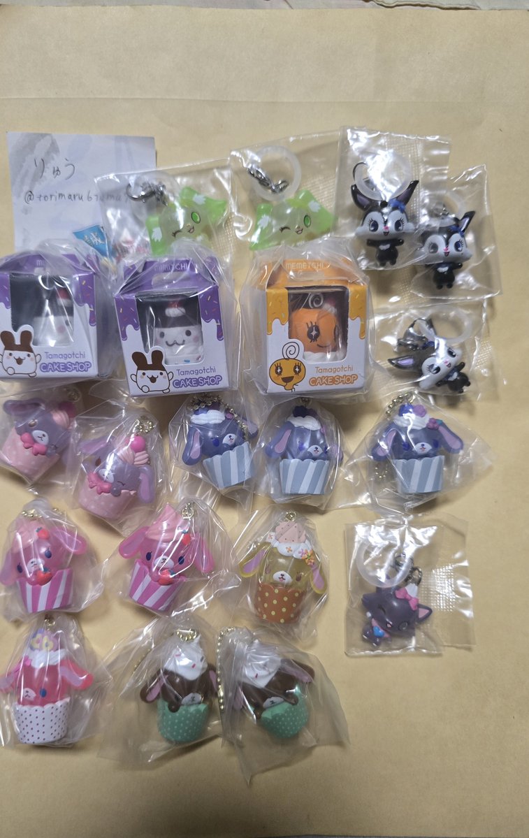 torimaru6tumu7's tweet photo. 【譲渡・交換】
ガチャガチャ
たまごっち　シュガバニ　
ジュエルペット

譲:画像のもの
求:固定ツイートor定価+送料

友人に渡すために回したりしたが
手に入ったらしく、迷子の子をお迎えして欲しいです。 https://t.co/DCDkpYlH7L
