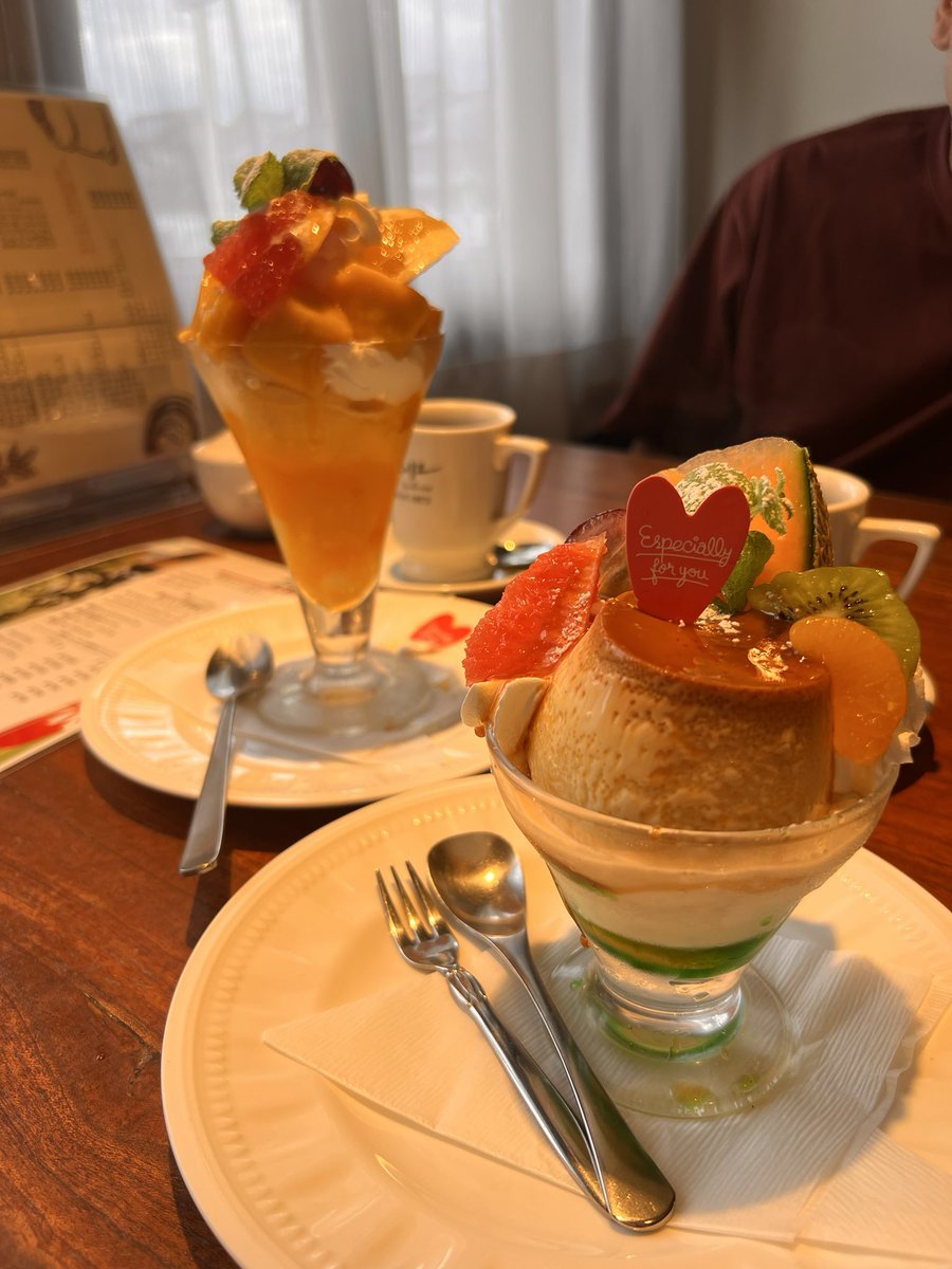 shironeko_vfr's tweet photo. 今日は車で移動🚗³₃
初アトリエ‼️‼️✨️
念願のパフェが🍨食べれて
満足( ¯﹀¯ )満足( ¯﹀¯ )
次はバイクで行けたら良いな🏍
#アトリエ
#VFR
#隼 https://t.co/cLEqyhwsr9