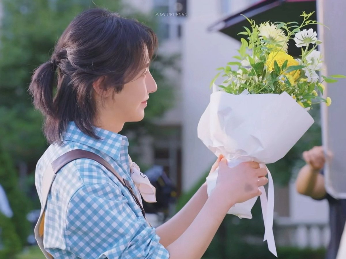 POPCORNBOBO323's tweet photo. 💐💛 #RENJUN #런쥔 https://t.co/IUxwcozncI