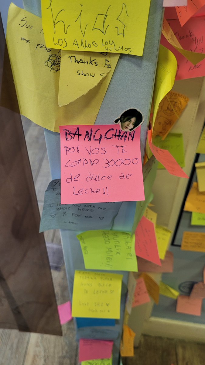 fixbbokari's tweet photo. En el pop up algunas anduvieron diciendo: https://t.co/SZ8EOVvsHK