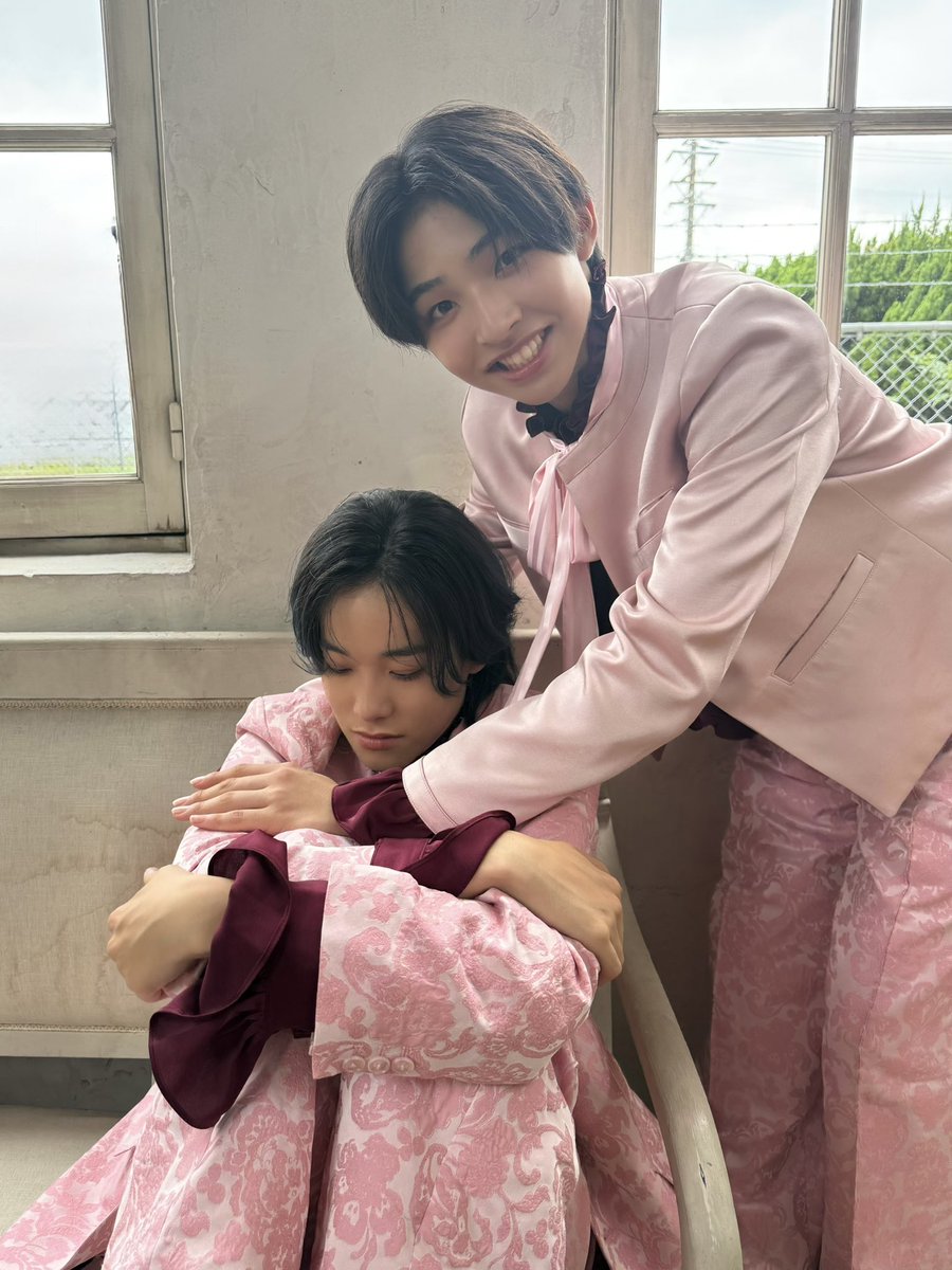 voksydays's tweet photo. ［ #ボクシダイ の日々 ］

#飯世善文 / #松崎朔弥
最年少と最年長 ✨
-
#ボクひび #VOKSYDAYS https://t.co/4OMkzGqFIN