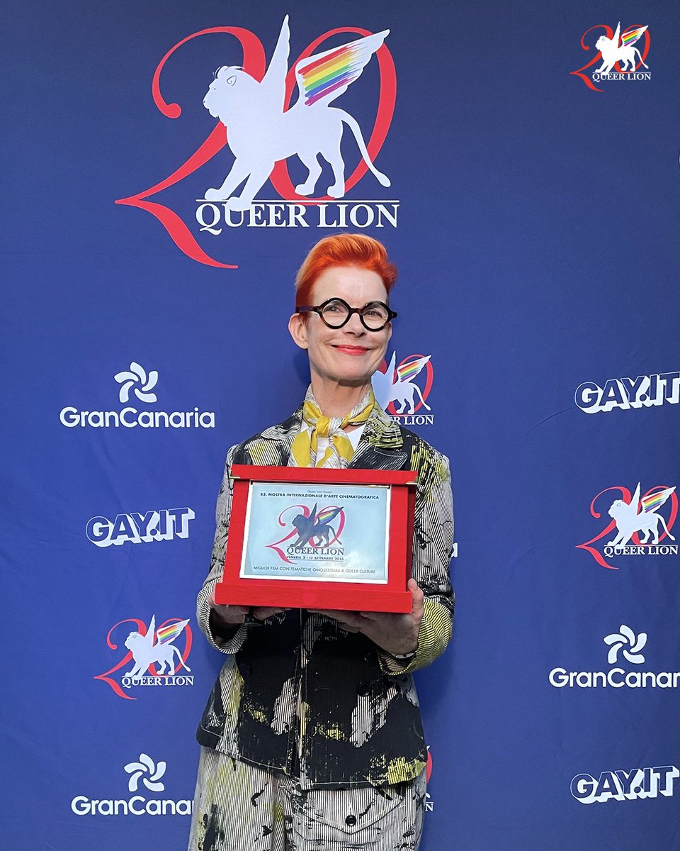 QueerLion's tweet photo. 20. Queer Lion Award | Award Ceremony | 𝗤𝗨𝗘𝗘𝗥 𝗘𝗗𝗪𝗔𝗥𝗗 𝗜𝗜 by Theo Rollason
#QueerLion #QL20 #Venezia83 #BiennaleCinema2026 #QueerEdwardII #DerekJarman #TheoRollason #NationalLottery #LGBTQ
Photos: Marco Visca Studio https://t.co/F9pvjxyHLS