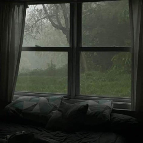 gloomyvisuaIs's tweet photo. nothing feels better than this ⛈️ https://t.co/uPFNiTVbPJ