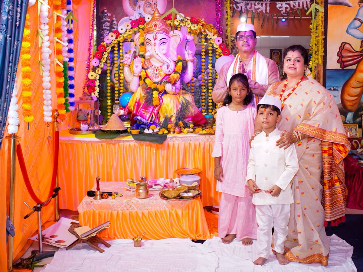 217Bn's tweet photo. 217 Bn.CRPF Konta  celebrate Ganesh Visarjan on 20 Sept 2026 in the presence of Shri Rajesh pandey,DIG(Range Konta) and Shri Vijay Shankar,COMDT.(217Bn).Bhandara with Prasad are served to officers &amp; jawans of Bn the occasion reflected devotion,camaraderie. https://t.co/OMh1r9E6cD