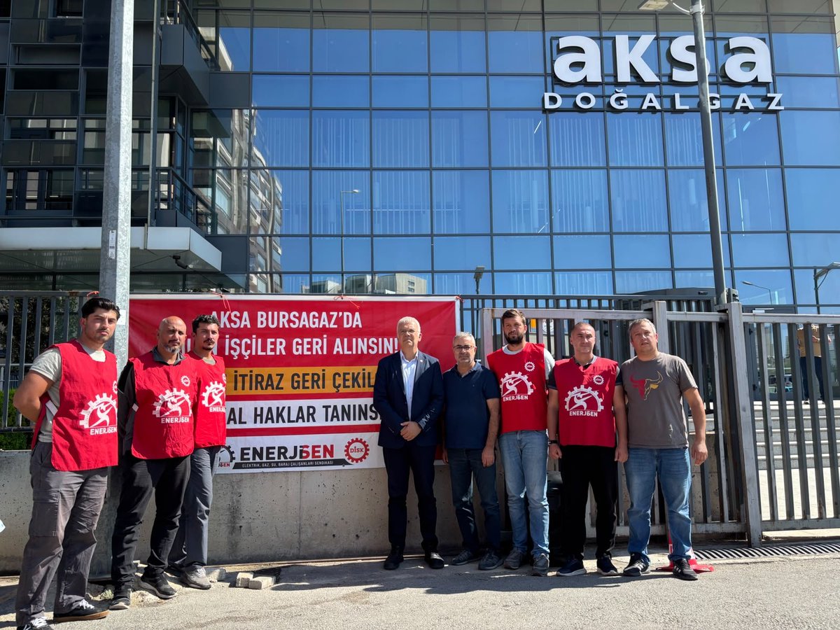 enerjisen's tweet photo. Bursagaz'da direnişimizin 104. günü!

YENİ Parti Bursa Milletvekili Sayın Kayıhan Pala direniş alanımızı ziyaret ederek yaşanan süreci değerlendirdi.

Ziyaretleri için kendilerine teşekkür ediyoruz.

Yaşasın Bursagaz İşçilerinin Onurlu Mücadelesi!

@KAYIHANPALA https://t.co/bjkiuMc9jW