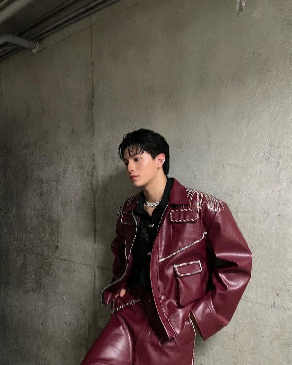 wjkp_media's tweet photo. Day 3 : Different looks, same irresistible charisma. From elegant to edgy, William keeps proving that his charm never goes out of style. Still stealing hearts, still timeless 🤍✨ 

#WilliamGlowUp #TimelessWilliam https://t.co/g5bmUSLKQH