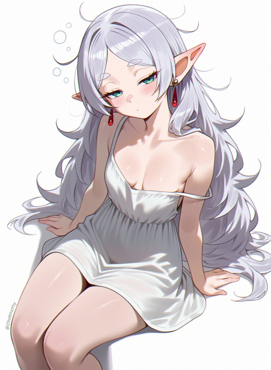 Choknutty's tweet photo. Sleepy Frieren https://t.co/oRoEb5AdKK