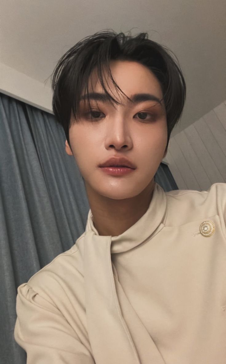 babylotionhwa's tweet photo. mogging each other off cause why tf not 😫 ( he won obvi) 

 #AtinySelcaDay #ATSD #SEONGHWA #ATEEZ #에이티즈 #성화 #에이티니 https://t.co/HxoupvQ7Vc