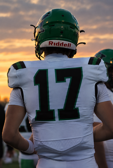 ColtonWadleQB's tweet photo. "If you're looking at the top of the mountain, you're going to trip over the rock right in front of you. We don't stack trophies; we stack days. One game at a time, one win at a time, we earn every single inch." 🏈

Great recovery session at QB Excelerate over the weekend. Huge thank you to @BradMaendler  and @anthonyguercio8 for getting my body right and locked in for another week of grinding.

Big conference matchup this Friday night against the Stow Bulldogs.
 #HornetsNation #WinTheDay #QBWork