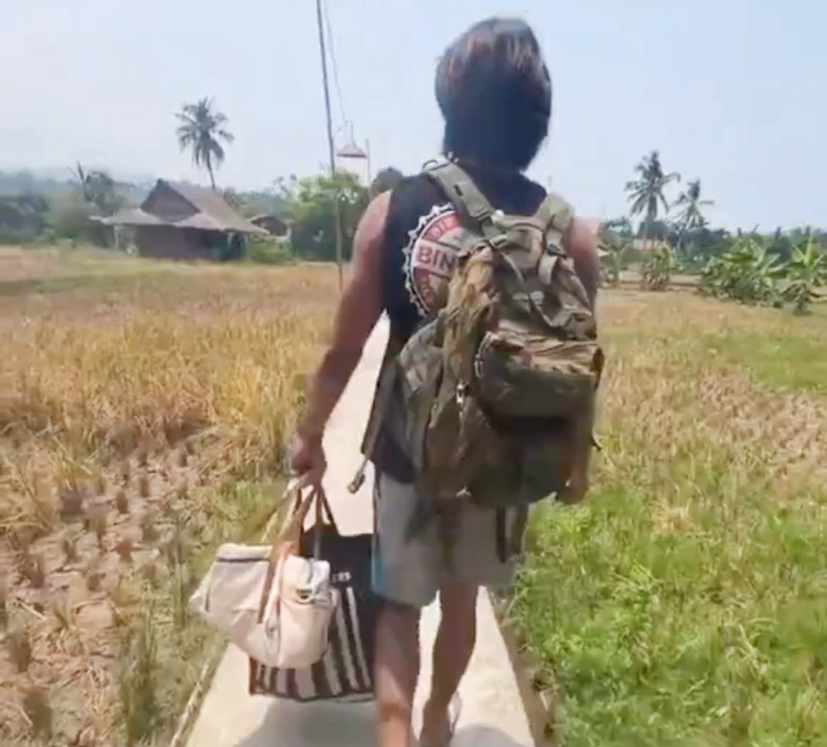 beforegrain_'s tweet photo. LUCU BGT MOHAN BAWAIN TAS PACARNYA 🤭💙 https://t.co/sEkMeV0TXt
