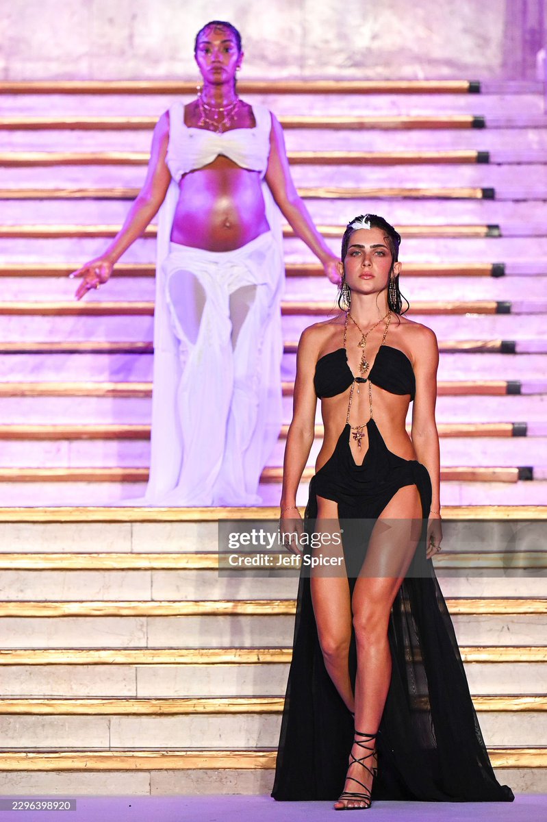 cfjadepiconn's tweet photo. Ela é o momento! Jade Picon para Di Petsa✨

📸Gettyimages https://t.co/nSBJTKNWNj