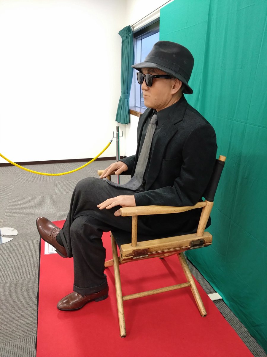 luke0206's tweet photo. 福島空港3階にいらっしゃった #円谷英二 監督
めちゃリアル😳 https://t.co/FFNqkz53e2
