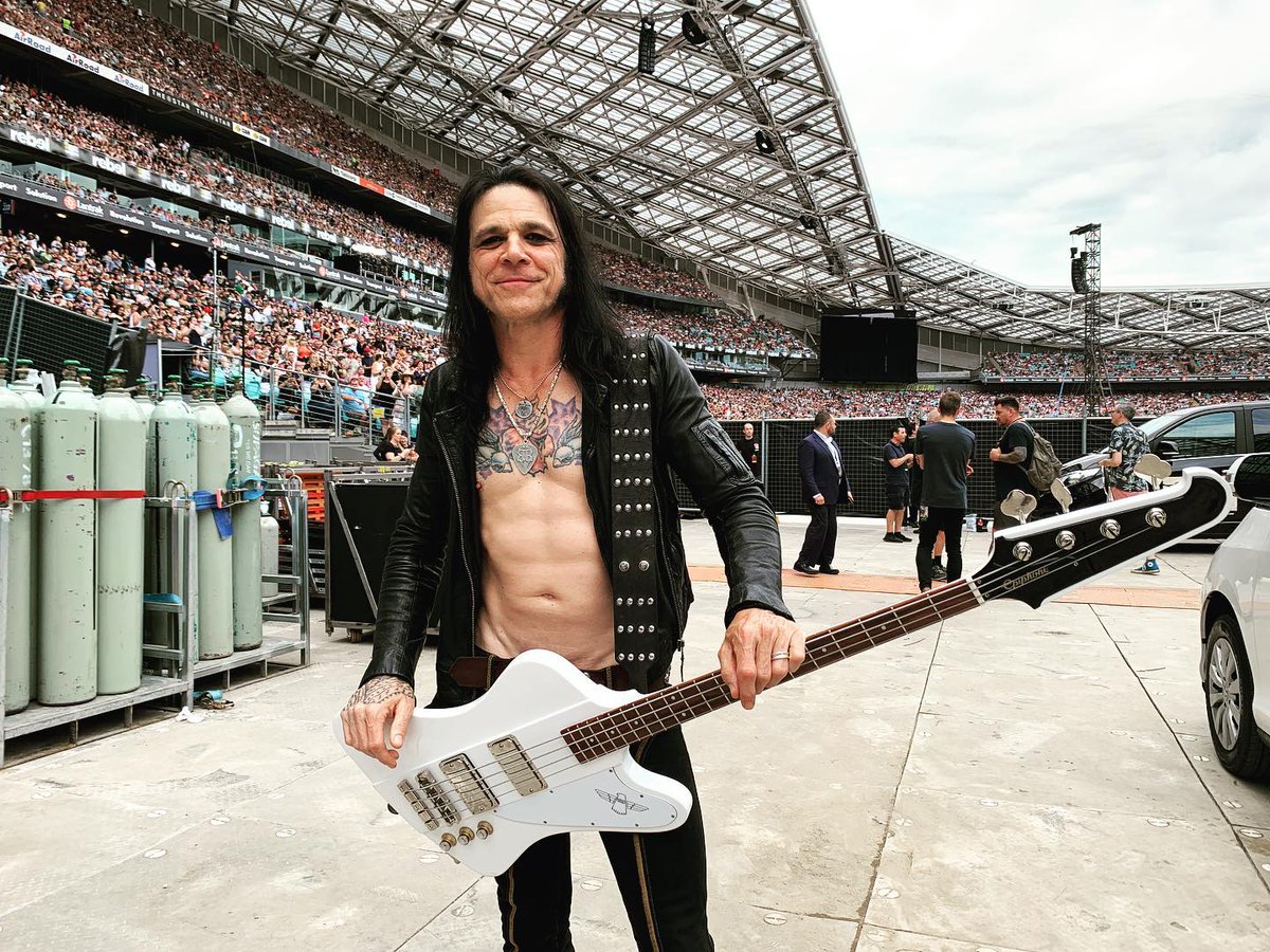 Chuck_Garric's tweet photo. You know what sucks? Digging waaaaaay 2019 back in your phone for a picture of yourself in front of a crowd or having a bass around my neck. You know what’s good? I’m healthy, I’m alive and I am hoping to see you all on tour soon. Please take care of each other. All my love CG https://t.co/cdpz40dRBi